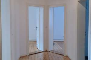 Altbauwohnung mit Balkon
