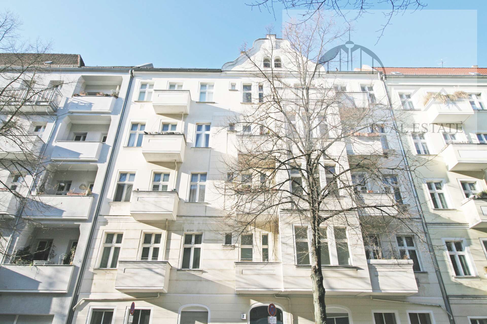 Altbau-Wohnung mit viel Potenzial und zum Sanieren - Eigenbedarf möglich, Berlin – Bild 1