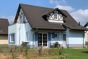 Gepflegtes Ferienhaus im Golf Resort – Die vollständige Adresse der Immobilie erhältst du vom Anbieter., 56814 Ediger-Eller – Vorschaubild 1