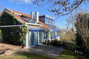 *Provisionsfrei*Ein echtes 2-Familienhaus mit unverwechselbarem Kamin-Unikat &idyllischem Grundstück – Rosmerthastraße xx, 55126 Finthen, Mainz – Vorschaubild 3