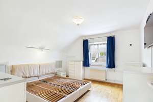 Familienparadies mit Wow-Effekt: Gartenidylle, Wintergarten & Kaminwärme in Vaihingen – Die vollständige Adresse der Immobilie erhältst du vom Anbieter., 70569 Dachswald, Stuttgart – Vorschaubild 12