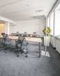 **Teambüro mit integrierten Meetingräumen** im Serviced Office Hub