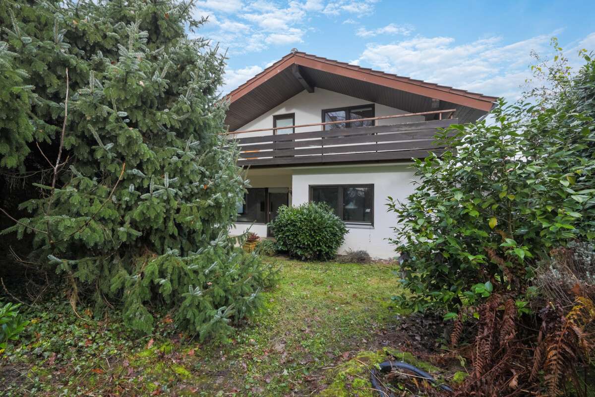 Ein-/Zweifamilienhaus + altes Häuschen auf zwei Grundstücken!, Pforzheim – Bild 1