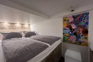LUXUS Hausboot - 3 Etagen - 100m² Wohnen + 120 m² SONNENTERRASSE - Kamin, Kino, komplett individuell – Potsdam – Vorschaubild 92