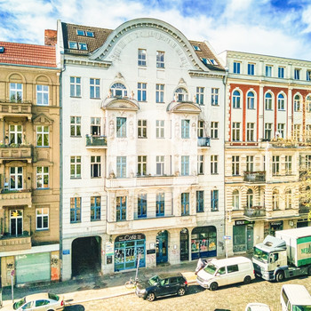 Lichtdurchflutete Altbau- und Neubaubürofläche in urbaner Lage zur Miete