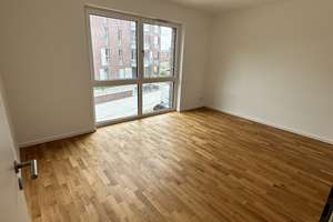 Leben am Wasser in extravaganter Lage - Imposante 4-Zimmer-Wohnung mit direktem Wasserblick – Julienne-Trouet-Platz 33, 30453 Limmer, Hannover – Vorschaubild 3