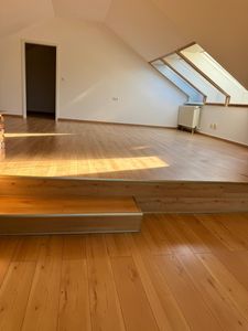 große Einliegerwohnung mit separatem Eingang und Terrasse in ruhiger Lage