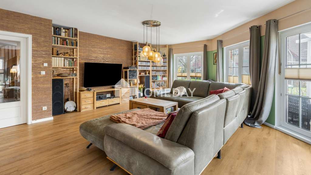 Immobilie in Elmenhorst/Lichtenhagen - Gepflegtes Zuhause mit Garten, Kamin und vielseitiger Nutzung - Bild 1