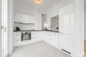 Lichtdurchflutetes Penthouse in den Heinrich-Heine-Gärten mit großzügiger Dachterrasse – Die vollständige Adresse der Immobilie erhältst du vom Anbieter., 40549 Heerdt, Düsseldorf – Vorschaubild 7