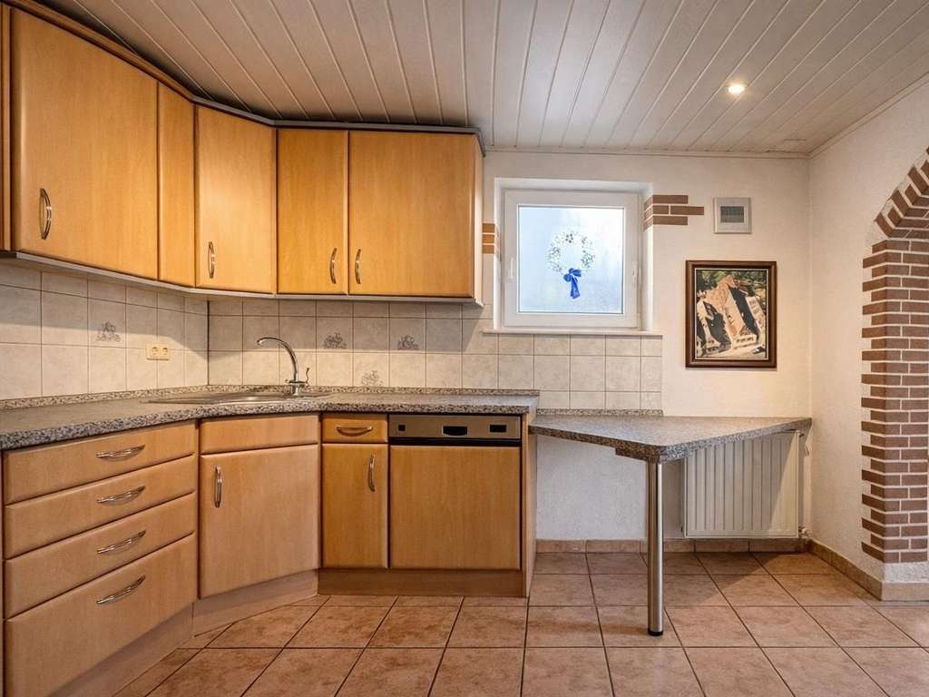 Immobilie in Edesheim - Charmantes Haus mit Ausbaupotenzial und großem Garten  - Bild 3