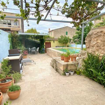 Charmantes Haus mit Terrasse, Pool und Garten in einer Fußgängerzone im Zentrum von Santa Maria.