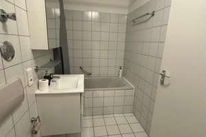 Helle & gepflegte 2-Zimmer-Wohnung mit Balkon und Garage in München-Moosach – Bingener Straße 18, 80993 Alt-Moosach, München – Vorschaubild 7