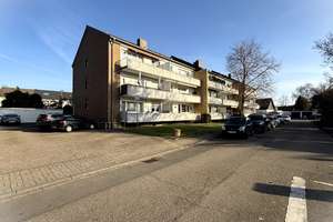 ab 01.06. leerstehend! 3-Zimmer-EG-Wohnung mit Balkon und Garage