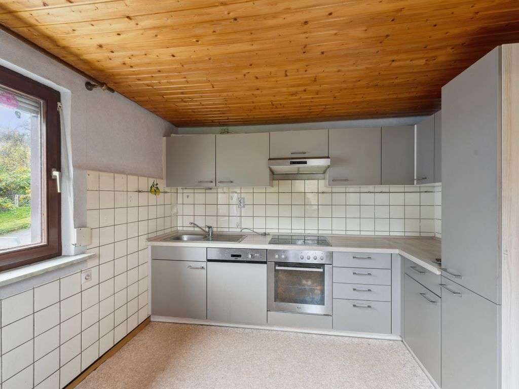 Immobilie in Ratshausen - Renovierungsbedürftiges Haus mit Grundstück - Bild 3