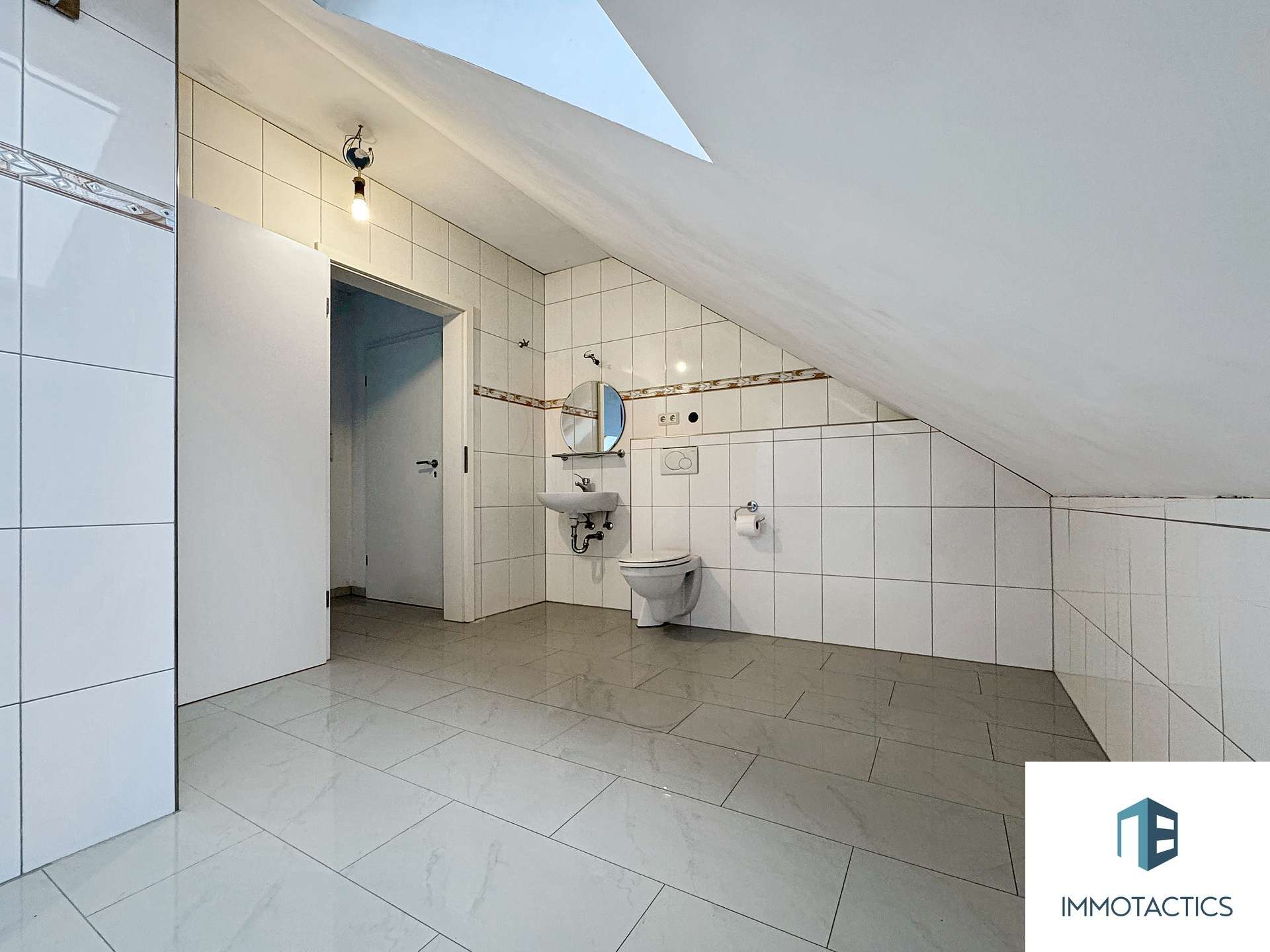 Immobilie in Gau-Algesheim - EXKLUSIVES & MODERNES Zweifamilienhaus für die Großfamilie und Kapitalanleger - Bild 15