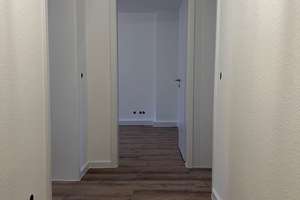 Kernsanierte 2-Zimmer Wohnung mit Tageslichtbad und Balkon – Auf dem Loh 14, 30167 Nordstadt, Hannover – Vorschaubild 2