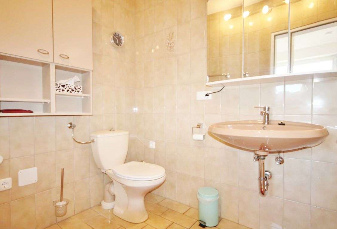 Immobilie in Freyung - Familienanwesen mit idealer Privatsphäre und traumhaftem Garten in 94078 Freyung - Bild 11