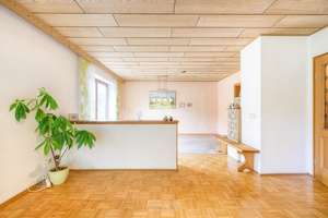 Gepflegtes Einfamilienhaus mit gepflegter Ausstattung in ruhiger Lage in Laub – Die vollständige Adresse der Immobilie erhältst du vom Anbieter., 93197 Zeitlarn – Vorschaubild 3