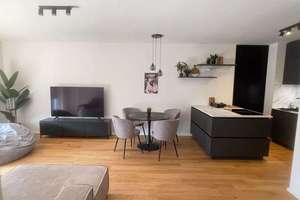 Teil-Möbilierte 2 Zimmer Neubau-Wohnung mit Balkon