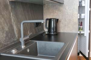 Schickes 2 -Zimmer-Apartment mit Klimaanlage im sanierten Altbau – Hohenzollerndamm 193, 10717 Wilmersdorf, Berlin – Vorschaubild 14