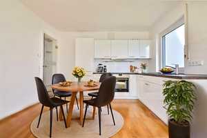 Lichtdurchflutete Wohnung mit Dachterrasse & Top-Energieeffizienz – München – Vorschaubild 2