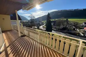 Besonderes 2-3 Familienhaus mit Garten, 3  Garagen in ruhiger Lage mit besonderer Aussicht – Im Hungerbühl 10, 73529 Ostalbkreis – Vorschaubild 2