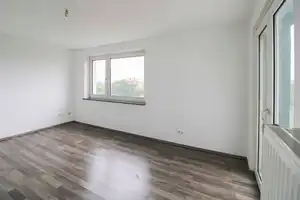 Einziehen & Ausblick genießen – Renovierte 2-Zimmer-Wohnung mit Fernsicht auf Erbbaugrund – Lübeck – Vorschaubild 8