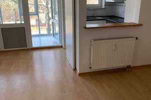 Wohnen im Westen am Klinikum: 2,5-Zimmer-Wohnung in Ingolstadt – Krumenauerstr. 32, 85049 Friedrichshofen-Hollerstauden, Ingolstadt – Vorschaubild 2