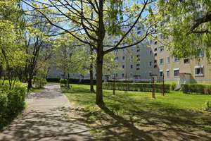Vermietete 3-Raum-Eigentumswohnung in gepflegtem ruhigen Umfeld – Die vollständige Adresse der Immobilie erhältst du vom Anbieter., 13059 Neu-Hohenschönhausen, Berlin – Vorschaubild 2
