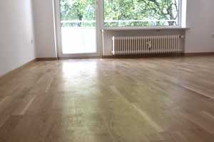 Exklusive 3-Zimmer-Wohnung mit gehobener Innenausstattung mit Einbauküche in München Moosach – München – Vorschaubild 1