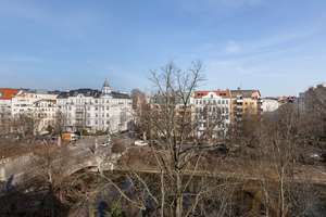 Blick aufs Maybachufer: Wunderschöner 2 Zimmer Altbau, 4. OG, Ost-Loggia, Erker, Wasserblick – Maybachufer 47, 12045 Neukölln (Ortsteil), Berlin – Vorschaubild 11