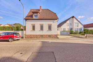 Charmantes Haus mit schönem Garten und Scheune