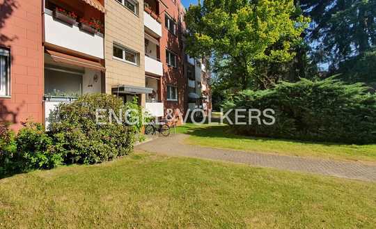 WILLKOMMEN IM ELBEVIERTEL: LICHTDURCHFLUTETE WOHNUNG MIT LOGGIA & PARKETT