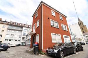 Einfamilienhaus mit viel Potenzial inkl. Balkon und STP in attraktiver Lage nahe der Kilianskirche – Die vollständige Adresse der Immobilie erhältst du vom Anbieter., 74072 Heilbronn, Heilbronn – Vorschaubild 2