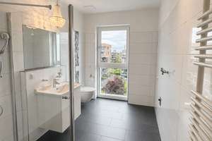 Wohnen mit Penthouse-Charakter an der Weser – Die vollständige Adresse der Immobilie erhältst du vom Anbieter., 28217 Überseestadt, Bremen – Vorschaubild 8