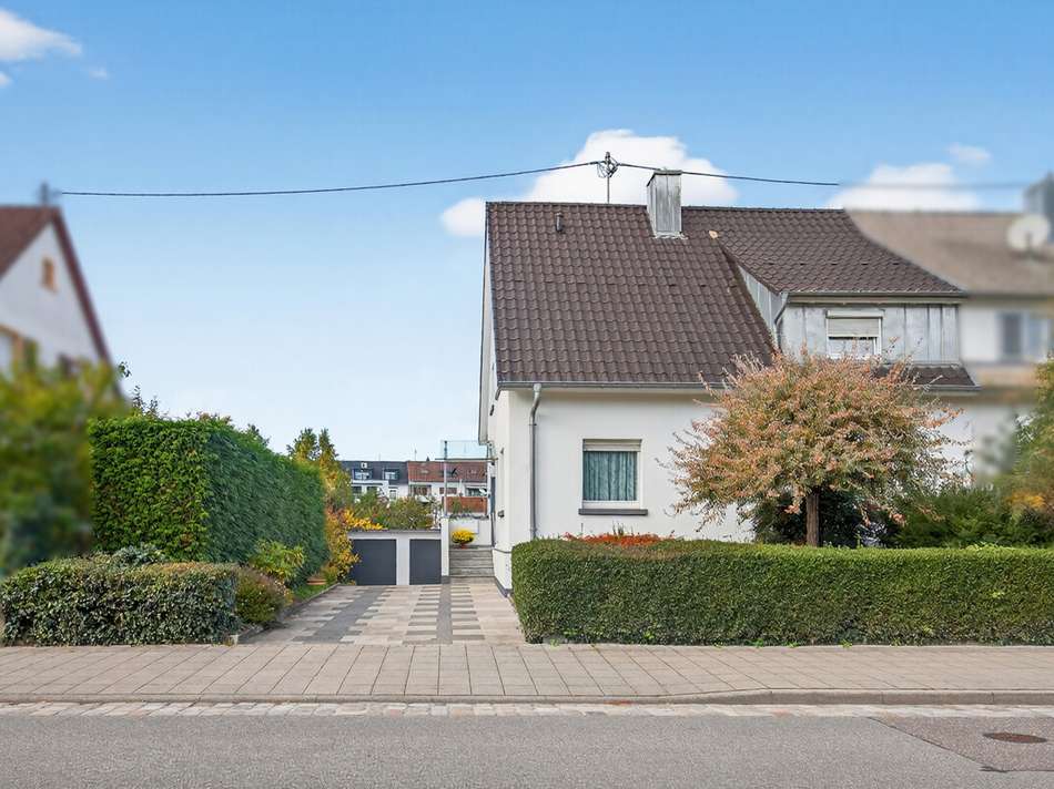 Haus- und Garagenansicht