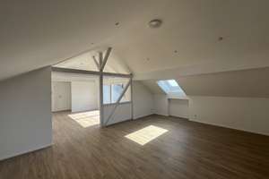 Charmante 2,5-Zimmer Dachgeschosswohnung in Stuttgart-Riedenberg – Die vollständige Adresse der Immobilie erhältst du vom Anbieter., 70619 Riedenberg, Stuttgart – Vorschaubild 12