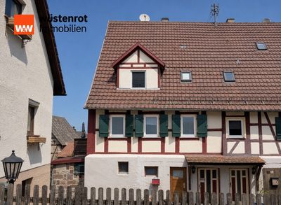 Exposé–Charmante denkmalgeschützte Doppelhaushälfte mit historischem Flair und modernem Wohnkomfort