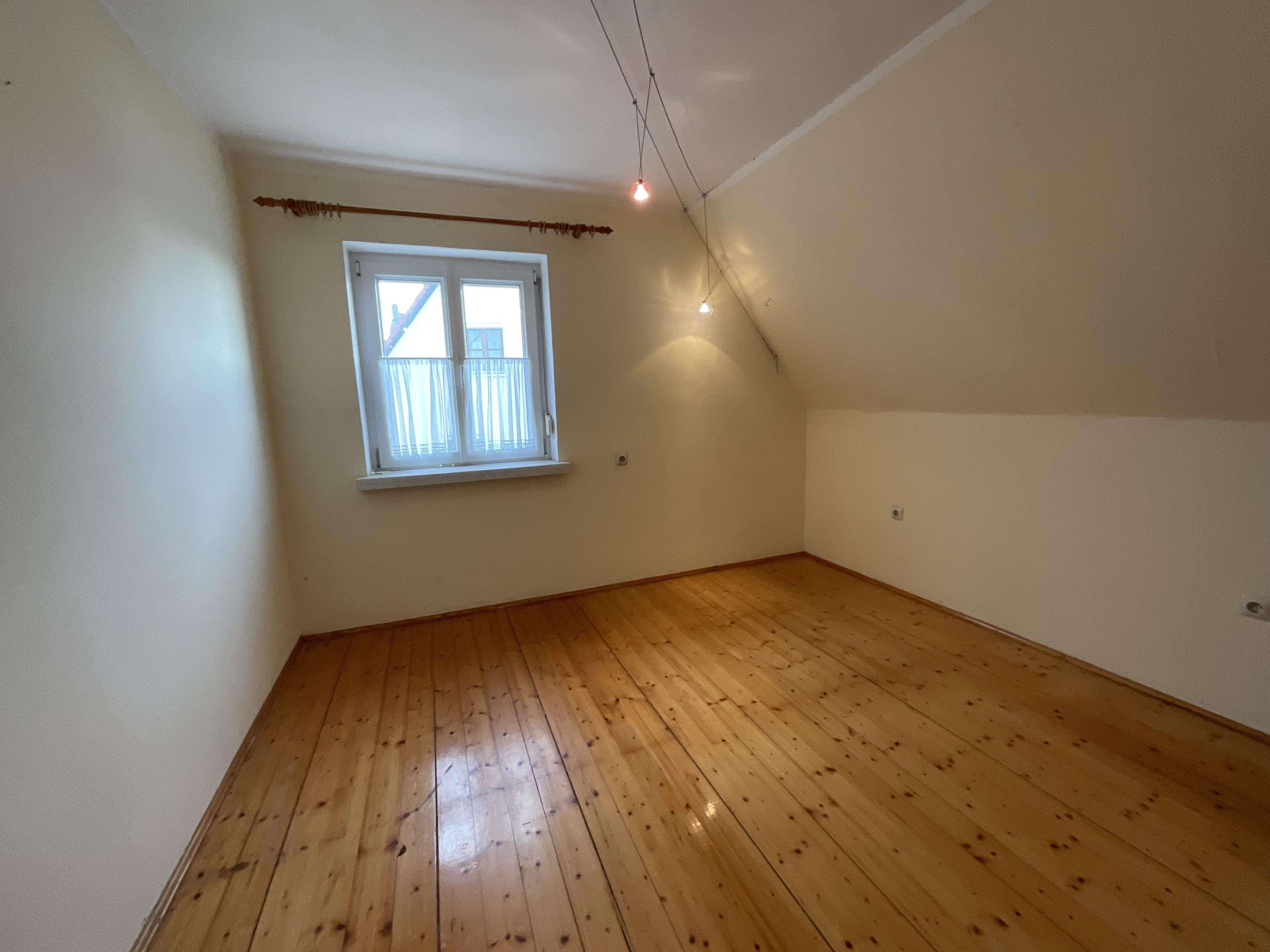 Immobilie in Donauwörth - sanierungsbedürftige Doppelhaushälfte - Bild 3