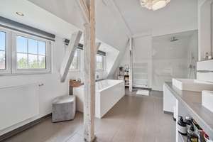 ein Juwel mit Stil in ruhiger Lage – Die vollständige Adresse der Immobilie erhältst du vom Anbieter., 22335 Fuhlsbüttel, Hamburg – Vorschaubild 22