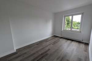 Kinderfreundliche 4-Zimmer-Wohnung mit Balkon in Krefeld – Weyerhofstraße 3, 47803 Inrath/Kliedbruch, Krefeld – Vorschaubild 6