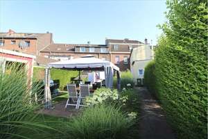 * CHARAKTERVOLLES STADTHAUS MIT GARTEN! MFH, 4WE, 2 Garagen zentral in St. Tönis * – Die vollständige Adresse der Immobilie erhältst du vom Anbieter., 47918 Tönisvorst – Vorschaubild 1