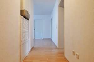 Sehr schöne ruhig gelegene Wohnung mit drei Zimmern und Balkon in Darmstadt