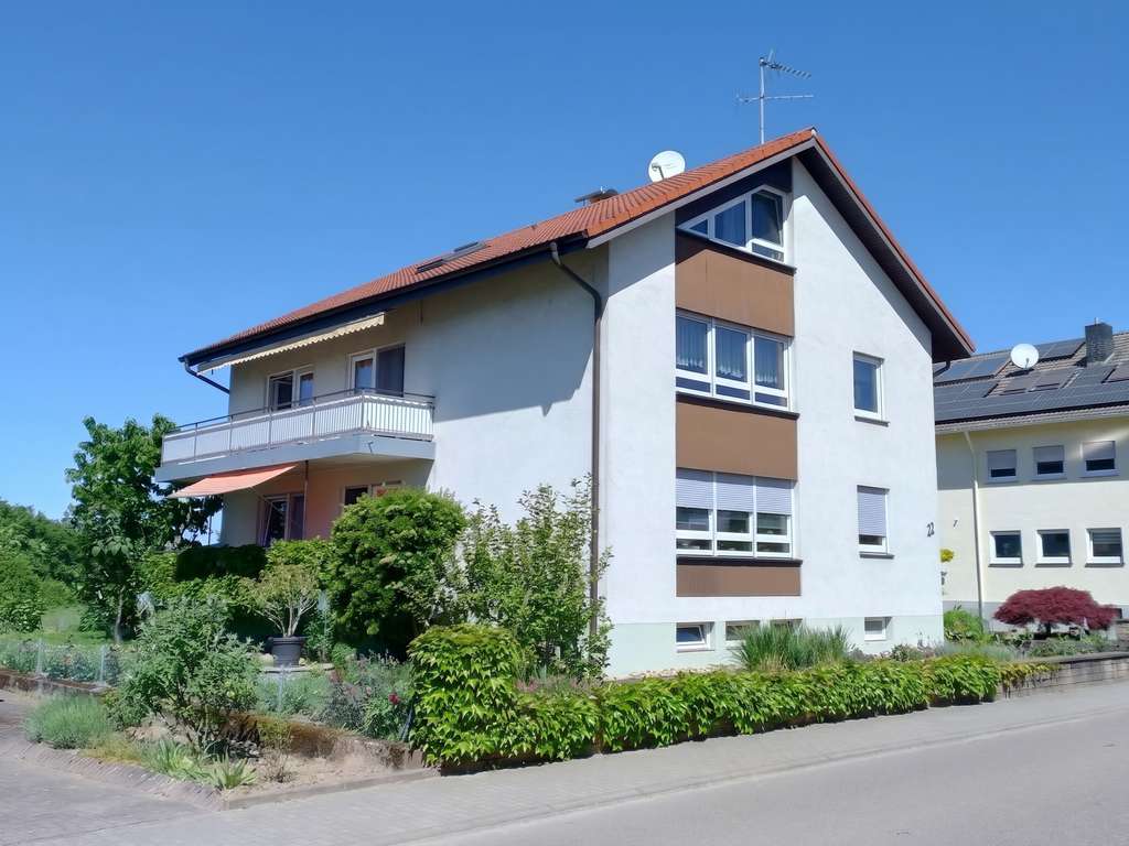 Immobilie in Renchen - Attraktives Dreifamilienhaus in ruhiger Lage von Renchen-Erlach - Bild 0