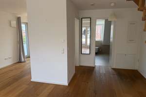 Maisonette-Dachgeschosswohnung – Erstbezug nach Eigennutzung, Tiefgarage, Lift – Wüstensteiner Straße 15, 81243 Aubing-Süd, München – Vorschaubild 3