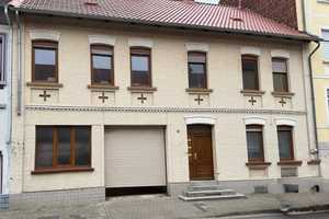 Vielseitiges Mehrfamilienhaus mit Hinterhaus und Entwicklungspotenzial – Helmstedt (Kreis) – Vorschaubild 1