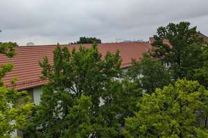 Helle und gepflegte 2,5-Zimmer-Wohnung mit Balkon und schönem Weitblick in Nürnberg-Gibitzenhof.