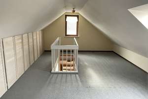 Für Selbstrenovierer: ruhige 2,5-Zimmer-DG-Galerie-Wohnung mit Sonnenbalkon in Altenfurt – Wittelsbacherstraße 23, 90475 Altenfurt, Moorenbrunn, Nürnberg – Vorschaubild 13