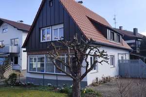 Einfamilienhaus in beliebter Wohnlage | Doppelgarage | Werkstatt | Nebengebäude – Die vollständige Adresse der Immobilie erhältst du vom Anbieter., 71034 Böblingen – Vorschaubild 2