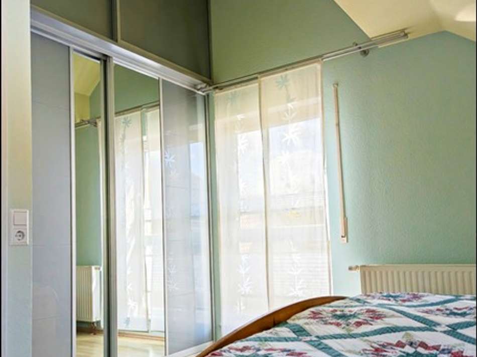 19 DG Schlafzimmer Einbausc...